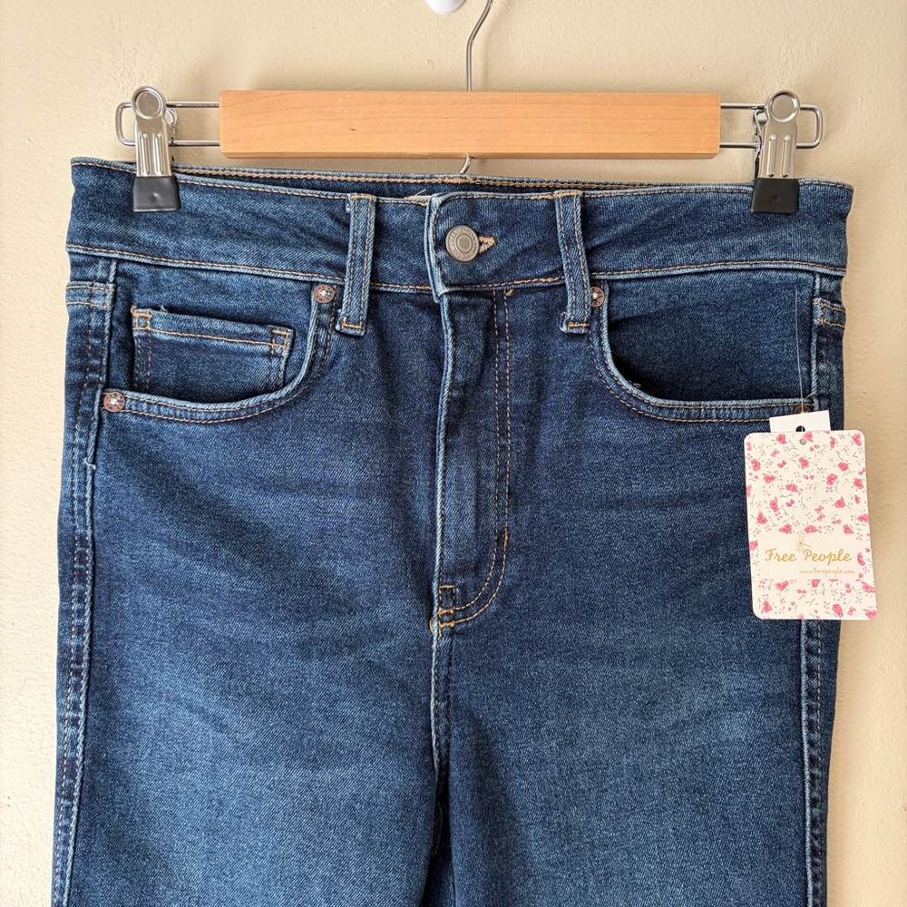Free People | High Rise Jeggings Jeans Raw Frayed Hem Deep Indigo Size 28 NWT - Picture 3 of 8
